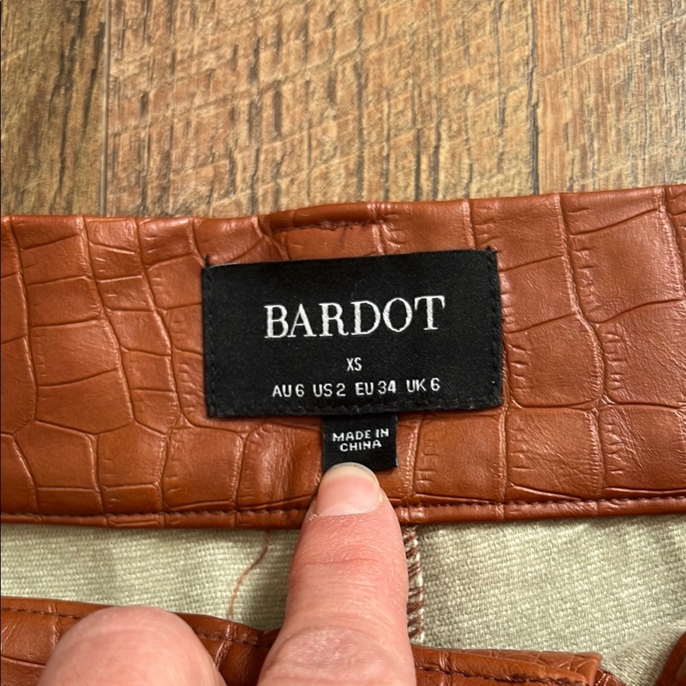 Crocodile Pattern Leather Pants - image 2